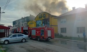 Djelimično spasen prvi sprat: Velika šteta na poslovnom objektu nakon požara