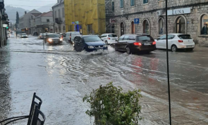 Kiša potopila ulice! Snažno nevrijeme pogodilo Trebinje, ekipe na terenu VIDEO