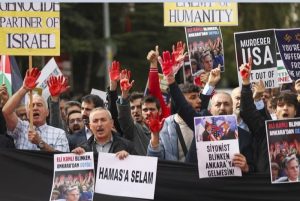 Optužili SAD za saučesništvo: Protest u Ankari u vrijeme posjete Blinkena