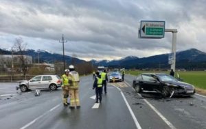 Državljanin BiH i dvoje djece povrijeđeni u teškom udesu u Tirolu