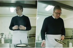 Vučić u kuhinji s tavom u rukama, pravi palačinke: “Ovo je moj pokušaj” VIDEO