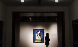 Prodata slika Pabla Pikasa! Za “Ženu sa satom” dali skoro 140 miliona dolara