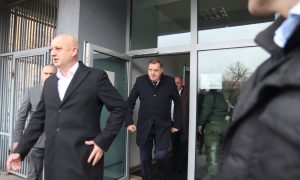 U sudnici bilo burno: Dodik odbio da ustane, sudija prijetio publici zbog aplauza