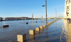 Rijeka Dunav se izlila: Uzbuna u Mađarskoj zbog poplava FOTO