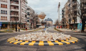 Hrpa kamenja: Banjaluka dobila još jedan novi kružni tok, ali i skulpturu FOTO