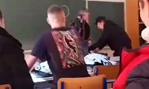Policija o incidentu u školi: Uhapšen profesor koji se potukao sa učenikom
