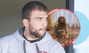 Tata Veljko je njegov trener: Mali Željko ima tri godine a radi sklekove FOTO/VIDEO