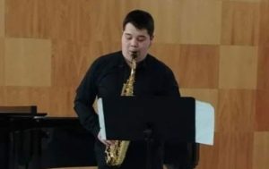 Viktor želi postati cijenjen muzičar: Banjalučanin sa saksofonom u ruci hoće da osvoji svijet