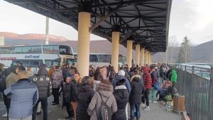Krenuli prvi autobusi sa Kosova sa građanima koji će glasati na parlamentarnim izborima