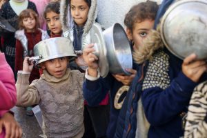 Očaj i glad u Gazi: Mole za hljeb i jedu magareće meso