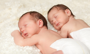 Neobična situacija: Jedna bliznakinja rođena u staroj, druga u novoj godini