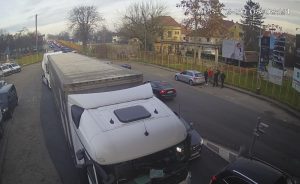 AMS RS: Nesmetano odvijanje saobraćaja, gužva na GP Gradiška
