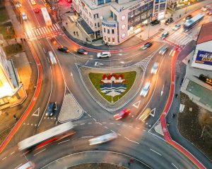 Kod Ekvatora još jedna novost: Banjaluka dobila cvijetnjak u obliku grba Grada FOTO