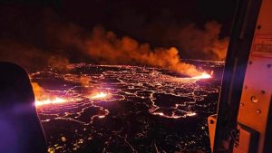 Potoci lave teku ostrvom: Vatreno nebo prekrilo Island