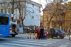 Nesreća u Banjaluci: Ženu udario auto na pješačkom FOTO