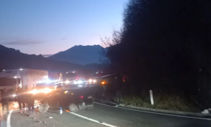 Saobraćajka u BiH: U sudaru dva automobila i kamiona jedna osoba teže povrijeđena