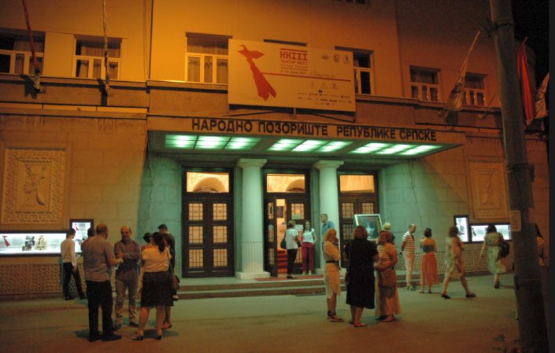 Predstava rađena po istoimenom filmu: “Majstori, majstori” večeras u Narodnom pozorištu Srpske