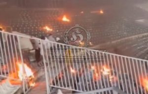 Delije napravile haos: Navijači Zvezde palili stolice na stadionu Partizana VIDEO