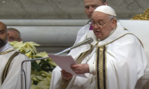 Boluje od gripa: Papa Franjo delegirao pomoćnika da čita umjesto njega