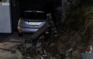 Posljedice zemljotresa u Zenici: Popucali zidovi kuća, obrušio se i dio fasade, ponegdje nestalo struje VIDEO / FOTO