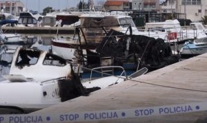 Šteta oko 100.000 evra: Vatra “progutala” nekoliko brodova VIDEO