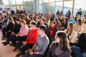 Stanivuković uručio rješenja: Gradske stipendije za 1.351 srednjoškolca u Banjaluci