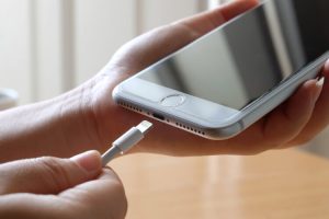 iPhone može da se puni i ovako: “Zahvali se Evropskoj uniji za to”