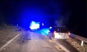 Teška saobraćajna nesreća: Jedna osoba je poginula, a tri povrijeđene VIDEO