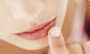 Estetski, a može biti i zdravstveni problem: Savjeti za njegu usana tokom zime