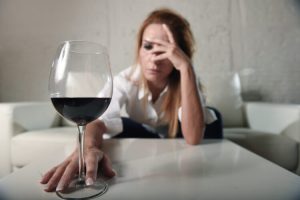 Zašto crveno vino izaziva glavobolju i kako je spriječiti