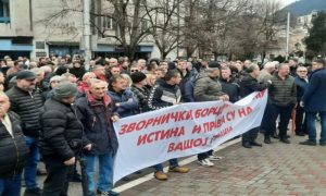 Hiljade Zvorničana na ulici: Protest zbog hapšenja oficira i vojnika Vojske Srpske