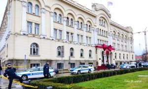 Panika u Banjaluci! Gradsku upravu ispraznila dojava o bombi, stigla policija VIDEO