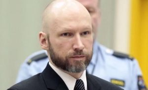 Masovni ubica tuži državu: Brejvik želi okončati zatvorsku izolaciju