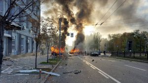 Nastavljaju se napadi: Kijev i Harkov pod velikim raketnim udarima