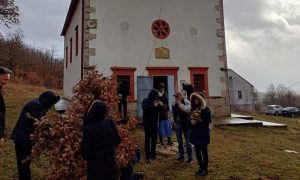 Bogosluženje uz vjernike: Malobrojni Srbi iz Livna obilježili Badnji dan