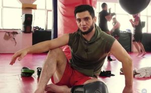 Užasne vijesti stižu iz Rusije: Poznati MMA borac pao sa 10. sprata