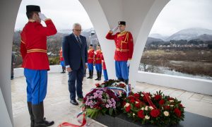 Neće biti zaboravljeni: Mandić položio vijenac na spomenik junacima Mojkovačke bitke