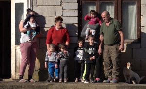 Štekovići teško žive: Potrebna pomoć porodici ratnog vojnog invalida Zorana
