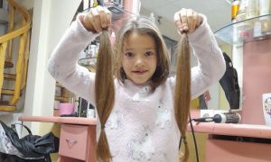 Banjaluka ima na šta da bude ponosna! Sedmogodišnja Vanja Jović donirala kosu bolesnoj djeci FOTO