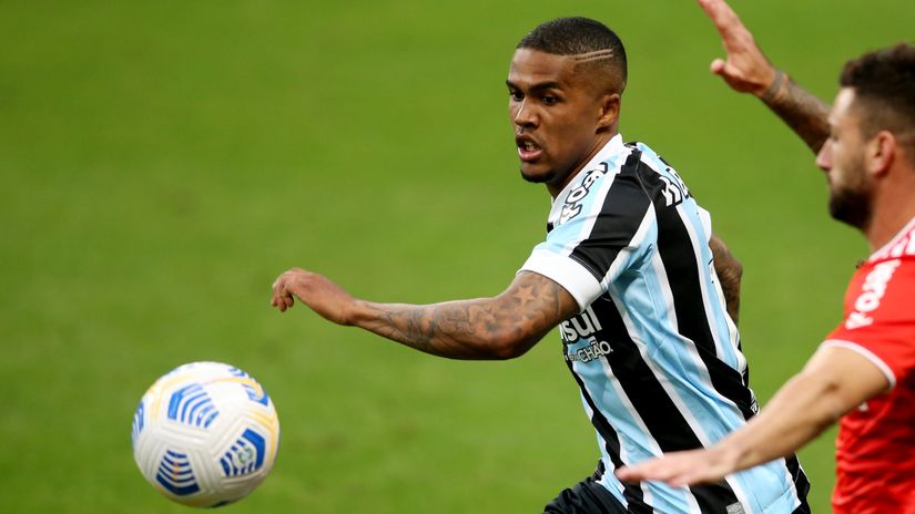 Daglas Kosta se vraća u Brazil: Igraće za prvaka Južne Amerike