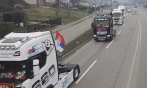 Uz zvuk sirena, okićeni zastavama: Banjalukom “prodefilovali” kamioni VIDEO