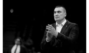 Prelijep gest Partizana: Dejan Milojević dobio zlatnu stolicu u znak oproštaja FOTO