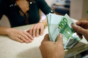 Albanijan post piše: Evro nije zvanična valuta na Kosovu i Metohiji