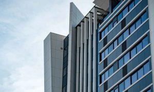 Nedostaje 29 miliona KM:  Gdje će UIO BiH naći novac za kupovinu zgrade u Banjaluci