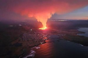 Nova erupcija vulkana na Islandu: Lava stigla do kuća u gradu Grindavik