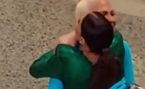Snimak napravio pometnju: Riješena misterija o zagrljaju Karleuše i Cece VIDEO