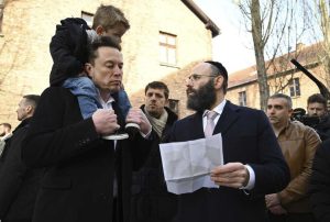 Nakon optužbe da je dozvolio antisemitske poruke: Ilon Mask obišao Aušvic