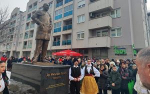 Ostavio neizbrisiv trag u cijeloj Srpskoj: Otkriven spomenik doktoru Miodragu Laziću