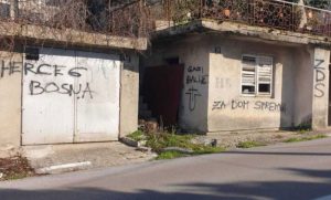 Neprimjerni grafiti osvanuli u Neumu: “Više nemam snage da se borim s tim”