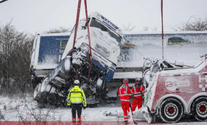 Jak snijeg i vjetar u kombinaciji znače haos: Stotine vozila zaglavljeno na putevima